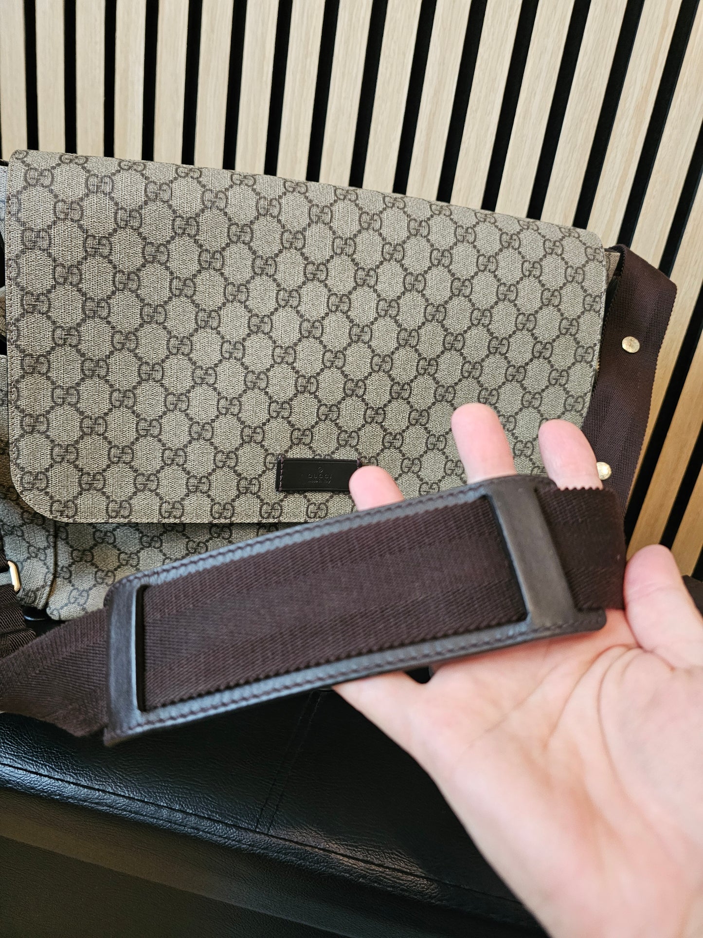 211131 - Gucci baby changing bag, GG supreme kanvas.