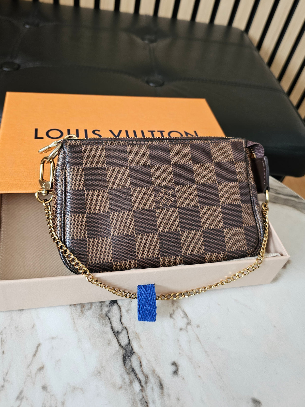 N58009 - Louis Vuitton mini pochette acc. Damier ebene.