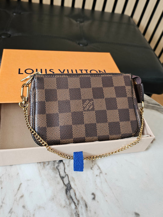 N58009 - Louis Vuitton mini pochette acc. Damier ebene.