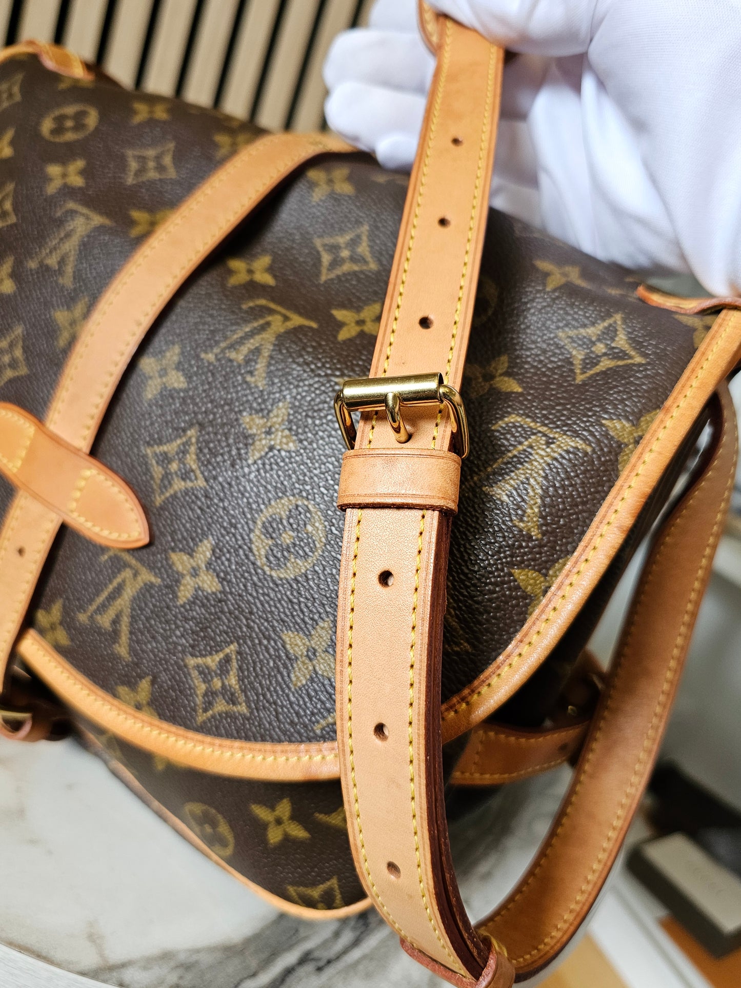 M42256 - Louis Vuitton Saumur 30, MNG. Kanvas.