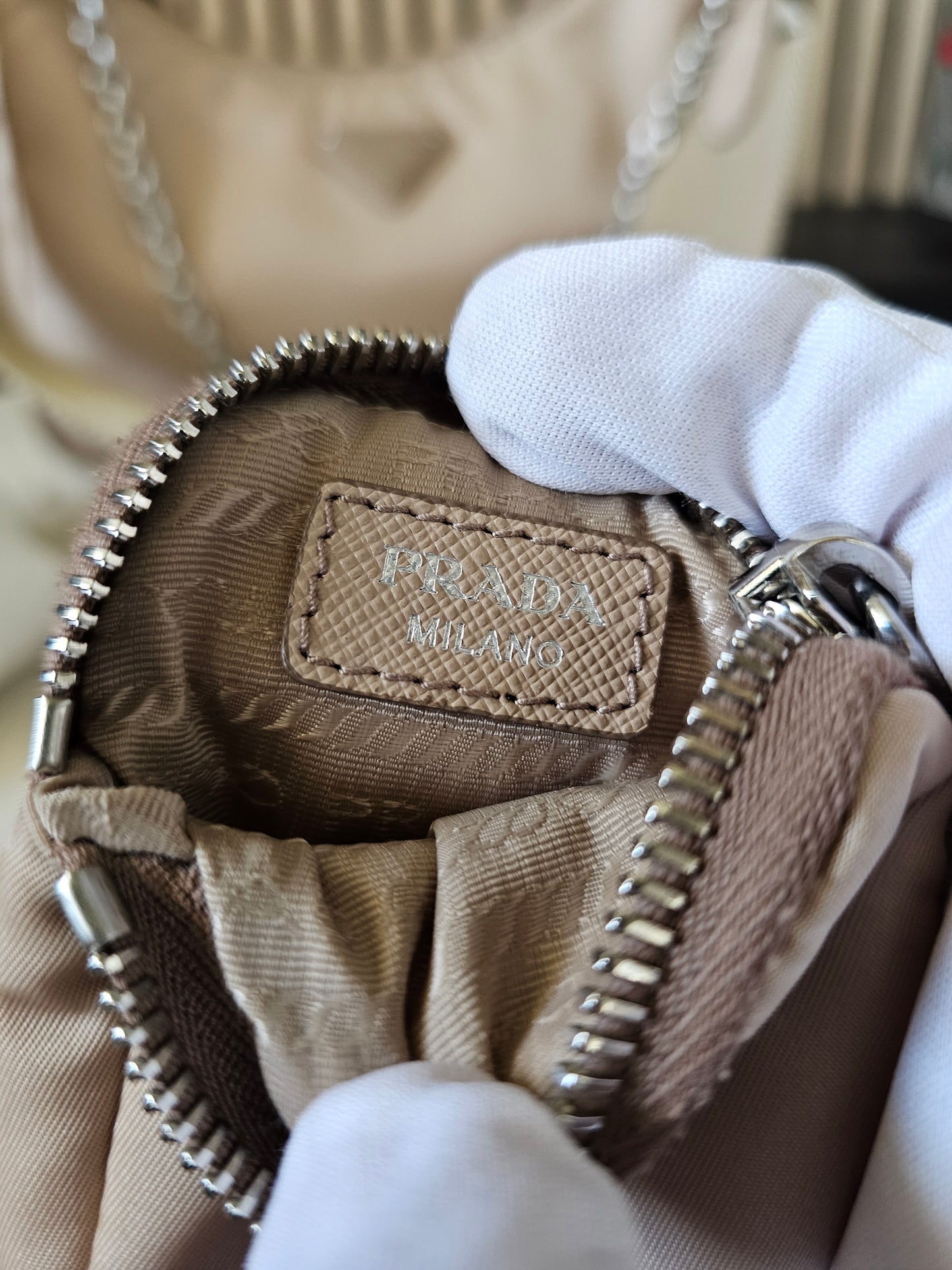 Prada Re-Edition 2005, Nylon - Beige.