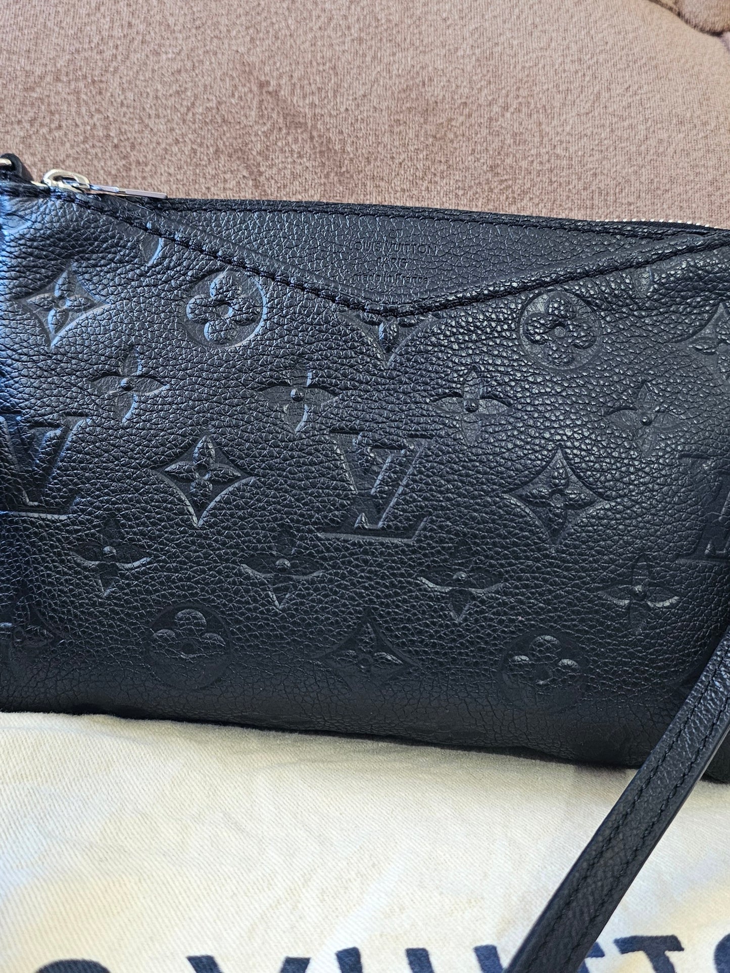 Louis Vuitton pallas bag in monogram empreinthe leather.