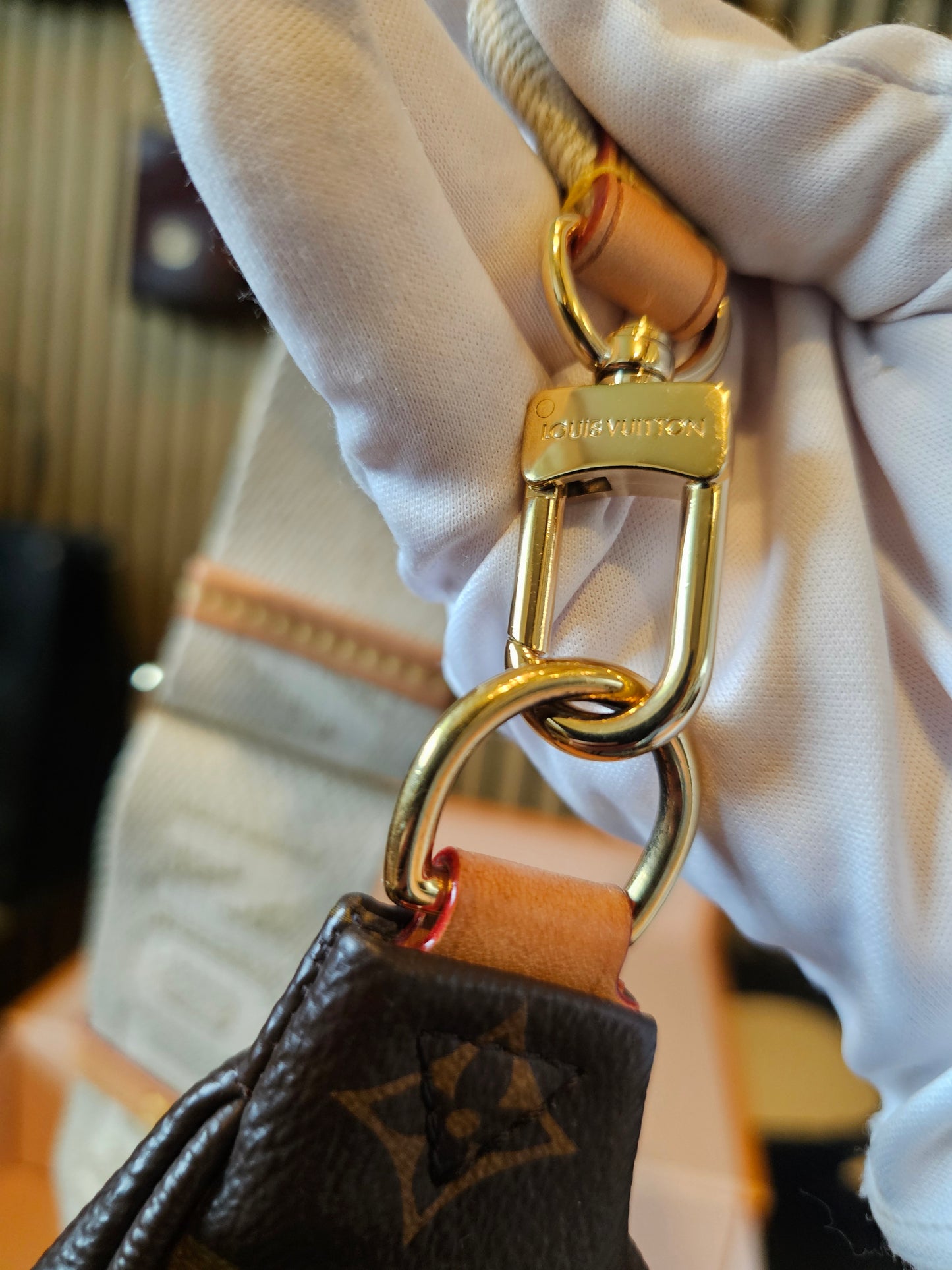 M46784 - Louis Vuitton bumbag, High Rise in Monogram kanvas.
