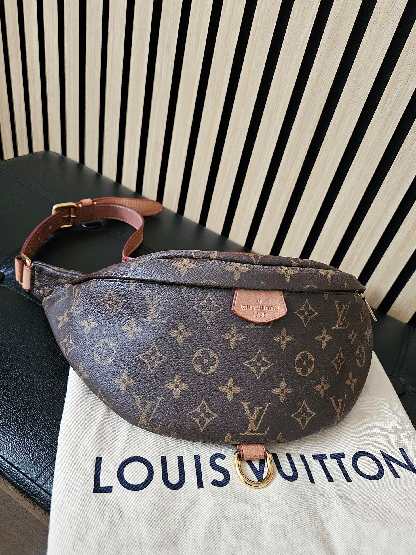 M43644 - Louis Vuitton bag, Bumbag, monogram kanvas.