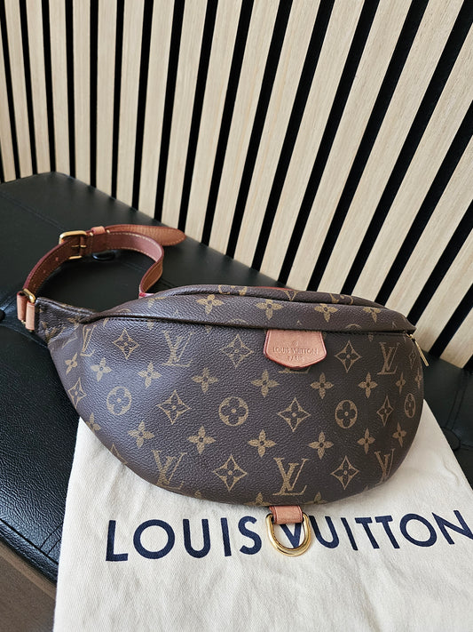 M43644 - Louis Vuitton bag, Bumbag, monogram kanvas.