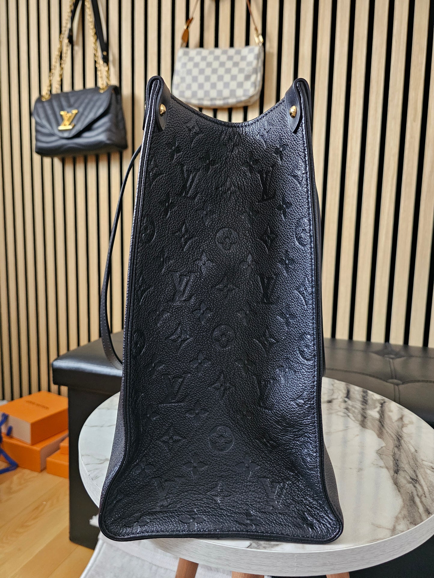 Onthego GM, black MNG empreinthe leather