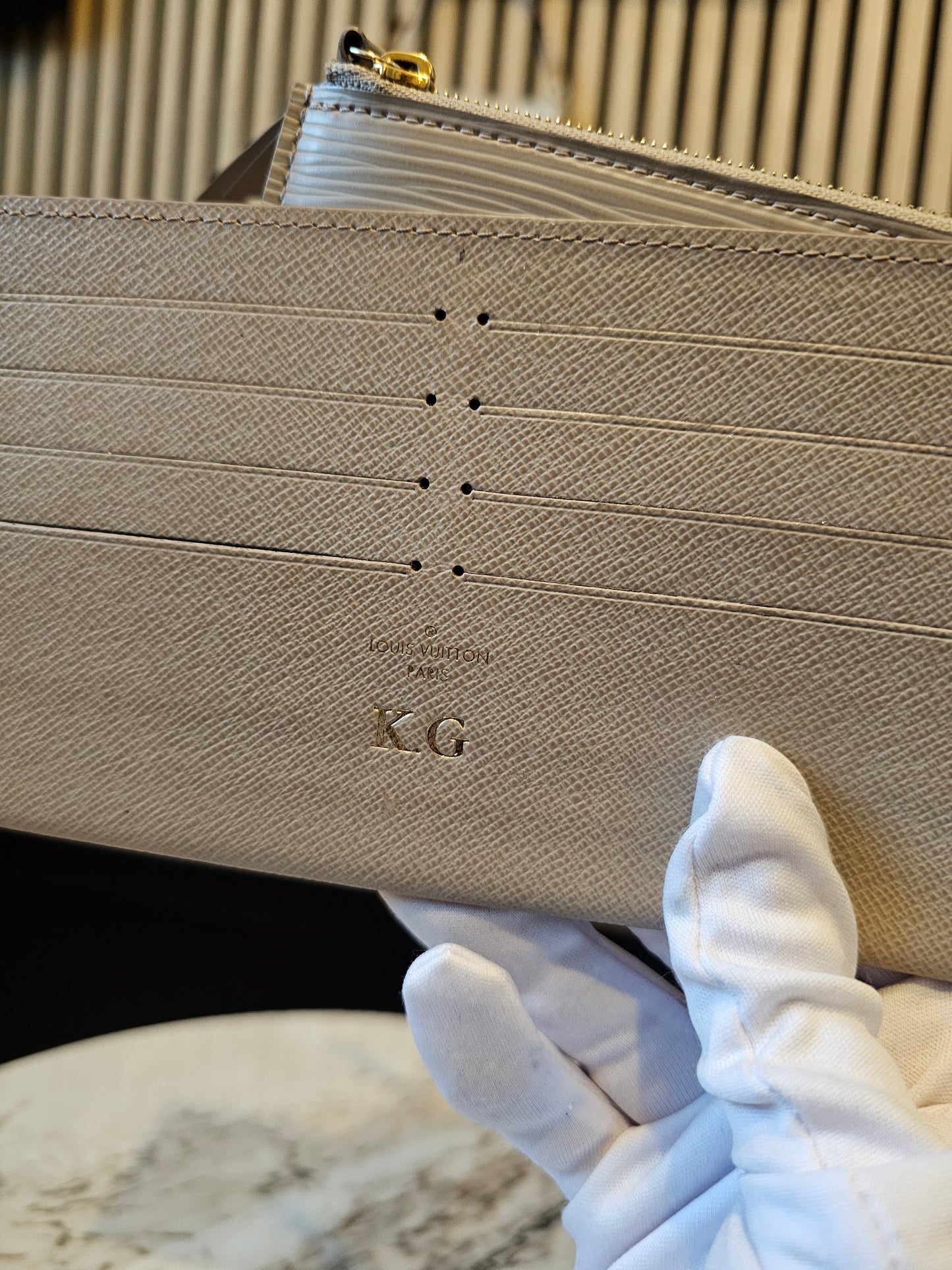 Luis Vuitton Pungsæt fra Felicie pochette. Beige epi leather.