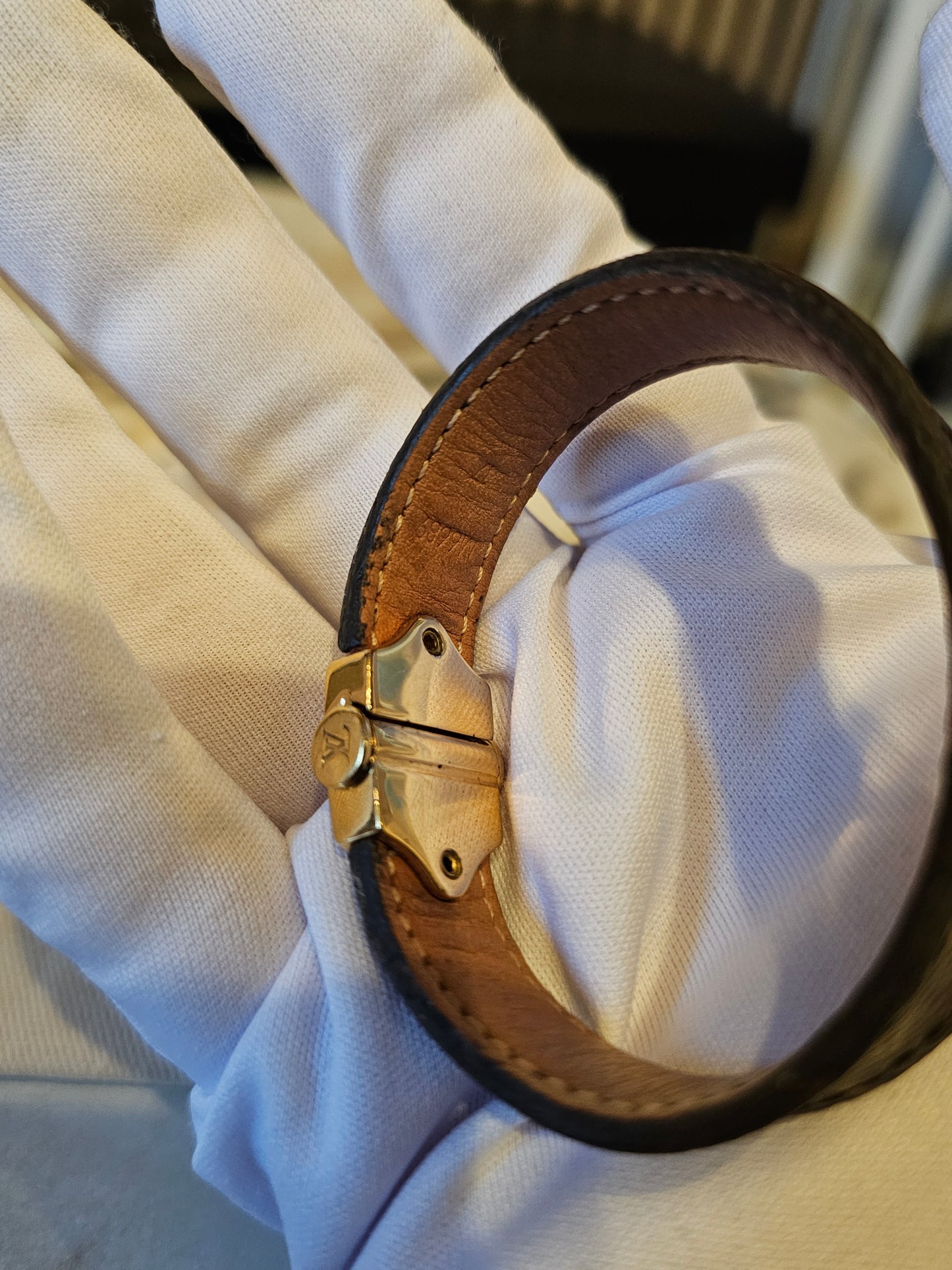 M6689 - Louis Vuitton bracelet nano monogram.