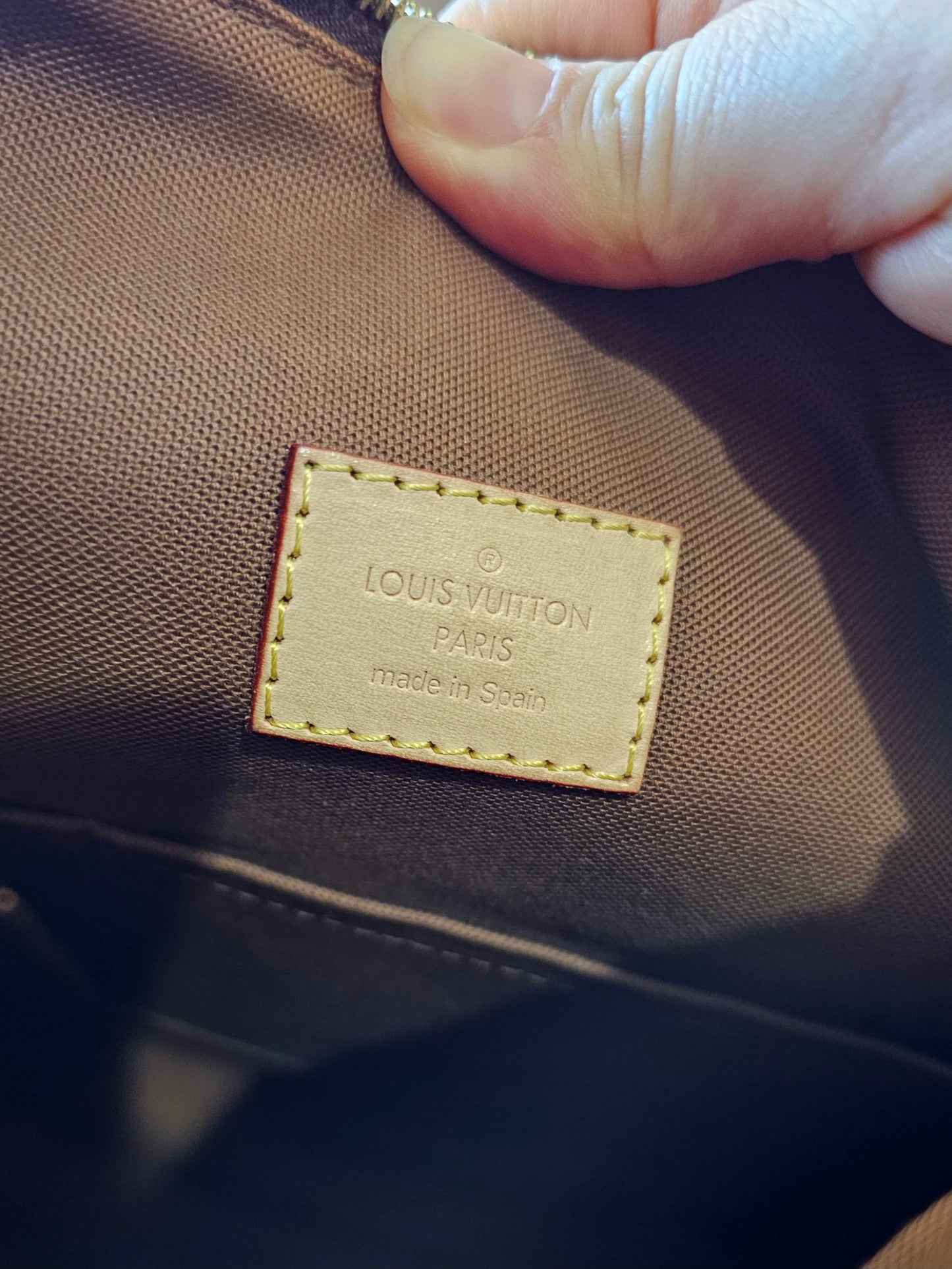 M56388 - Louis Vuitton Odeon GM, MNG. Kanvas.