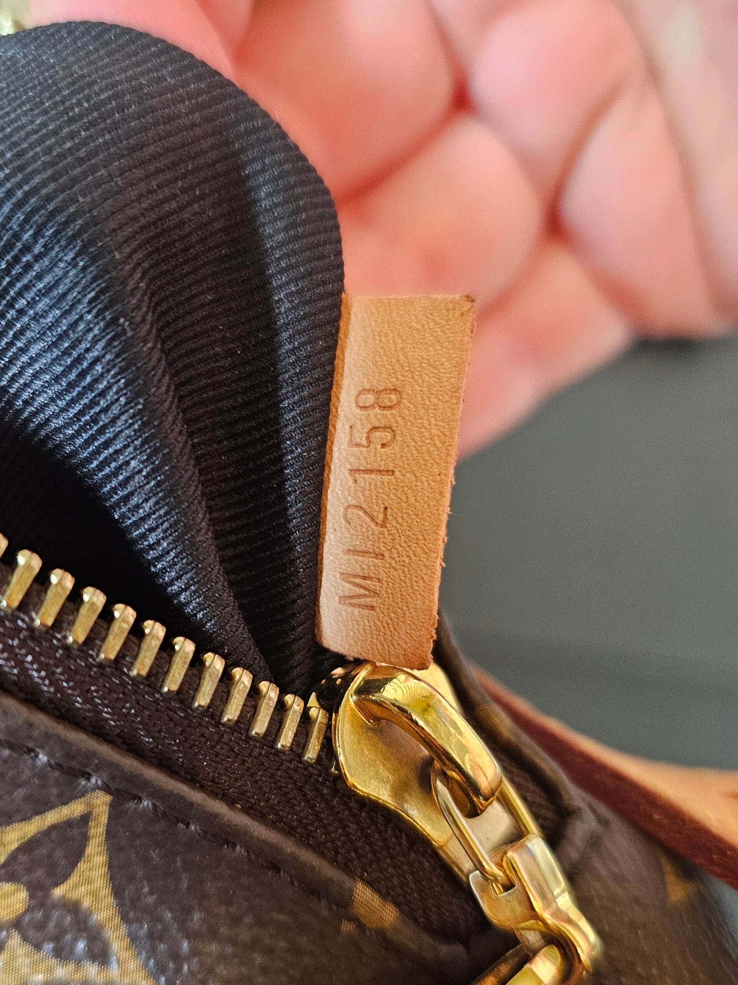 M43644 - Louis Vuitton Bumbag, MNG Kanvas.