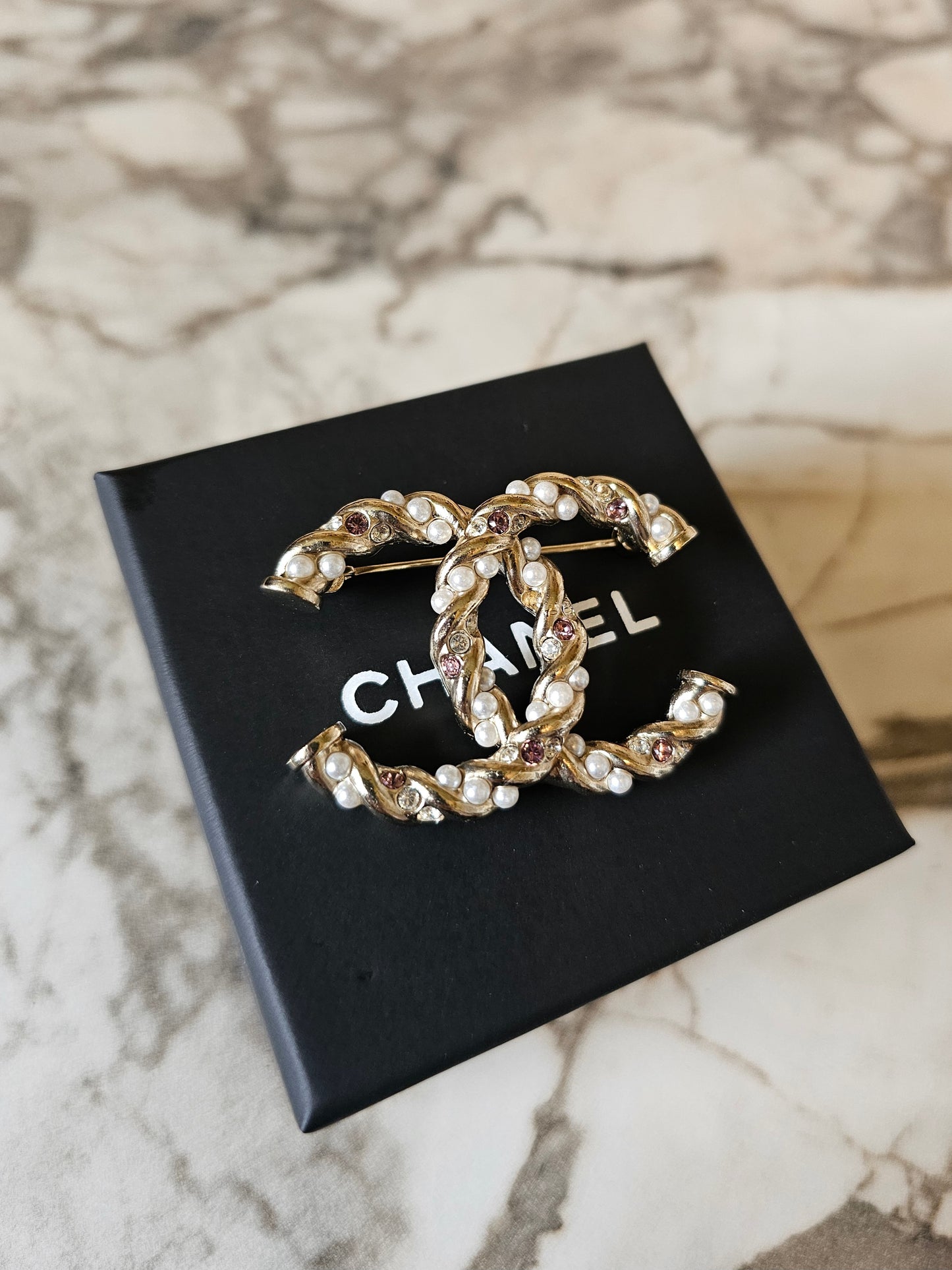 Chanel golden broche with pearls and stones