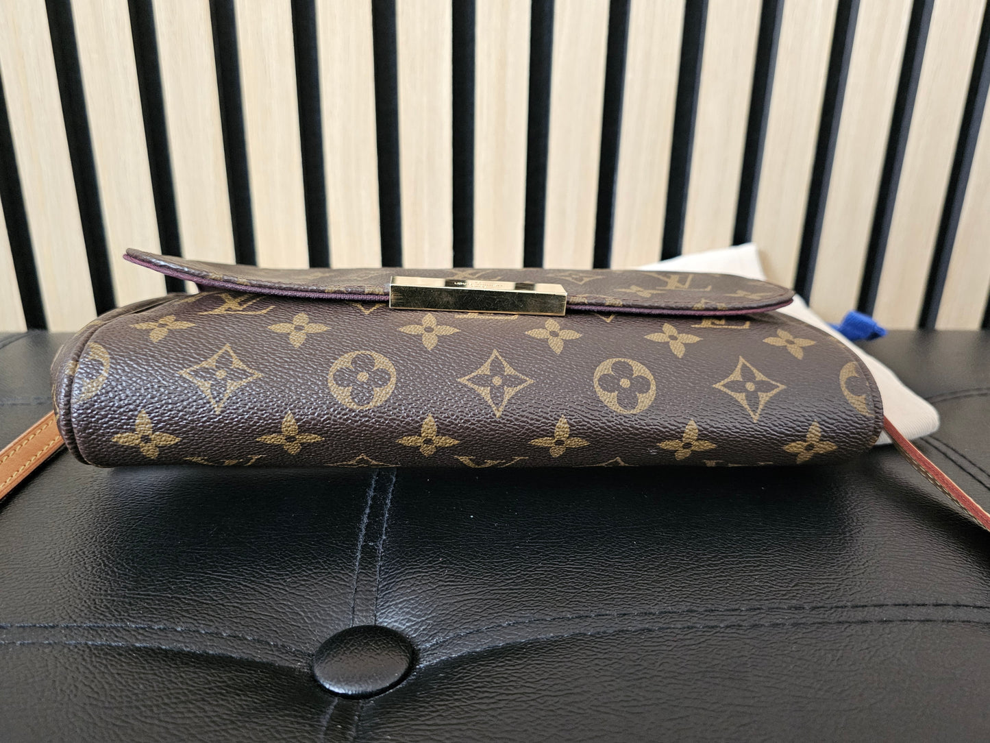 M40718 - Louis Vuitton Favorite MM bag, MNG. Kanvas.