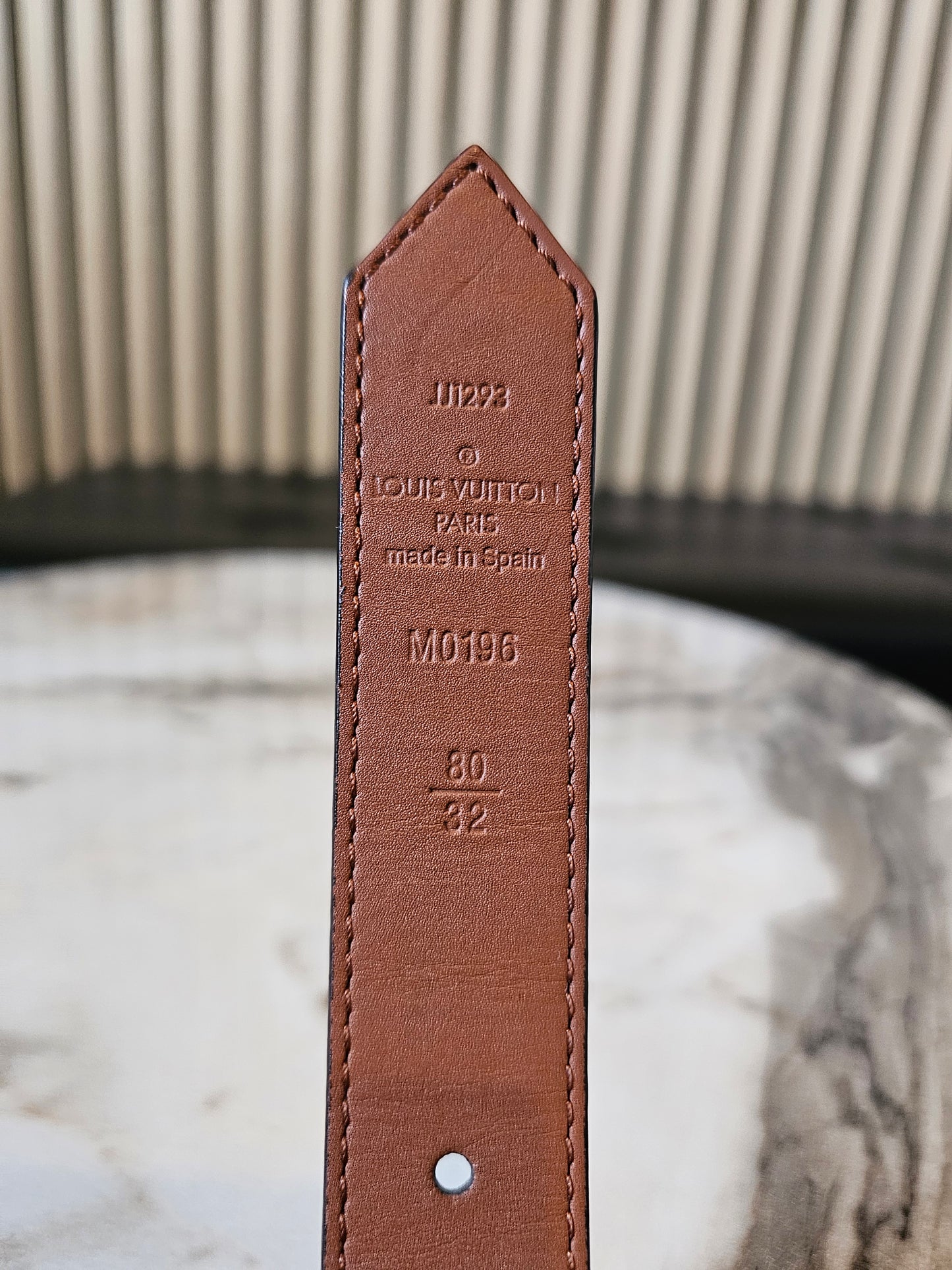 M0196- Louis Vuitton Dauphine reversible belt.