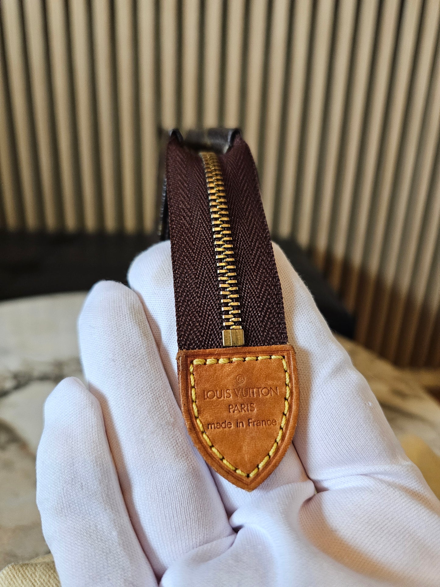 Louis Vuitton toiletry pouch 19, MNG kanvas.