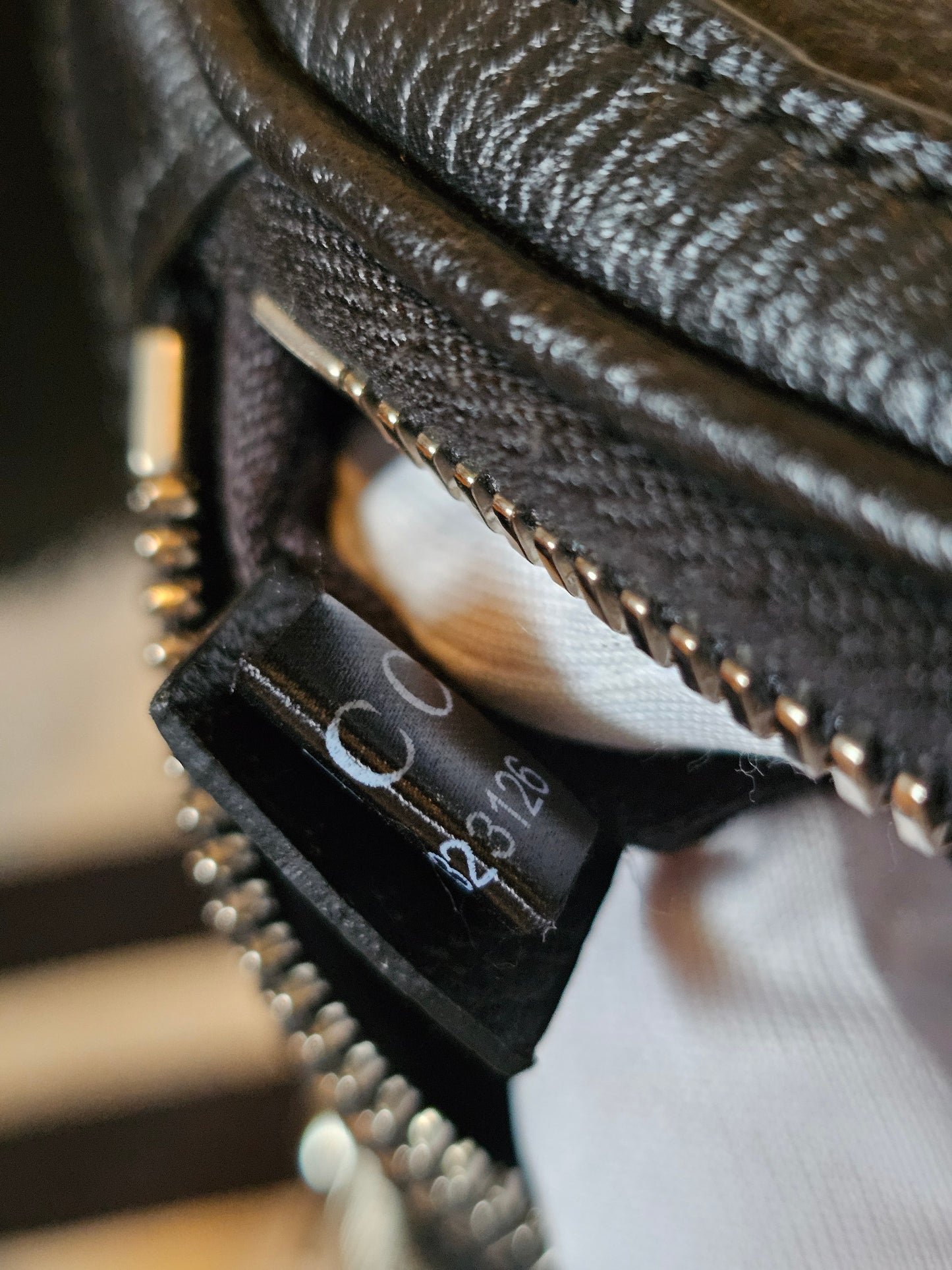 795463 - Gucci black beltbag, GG supreme.