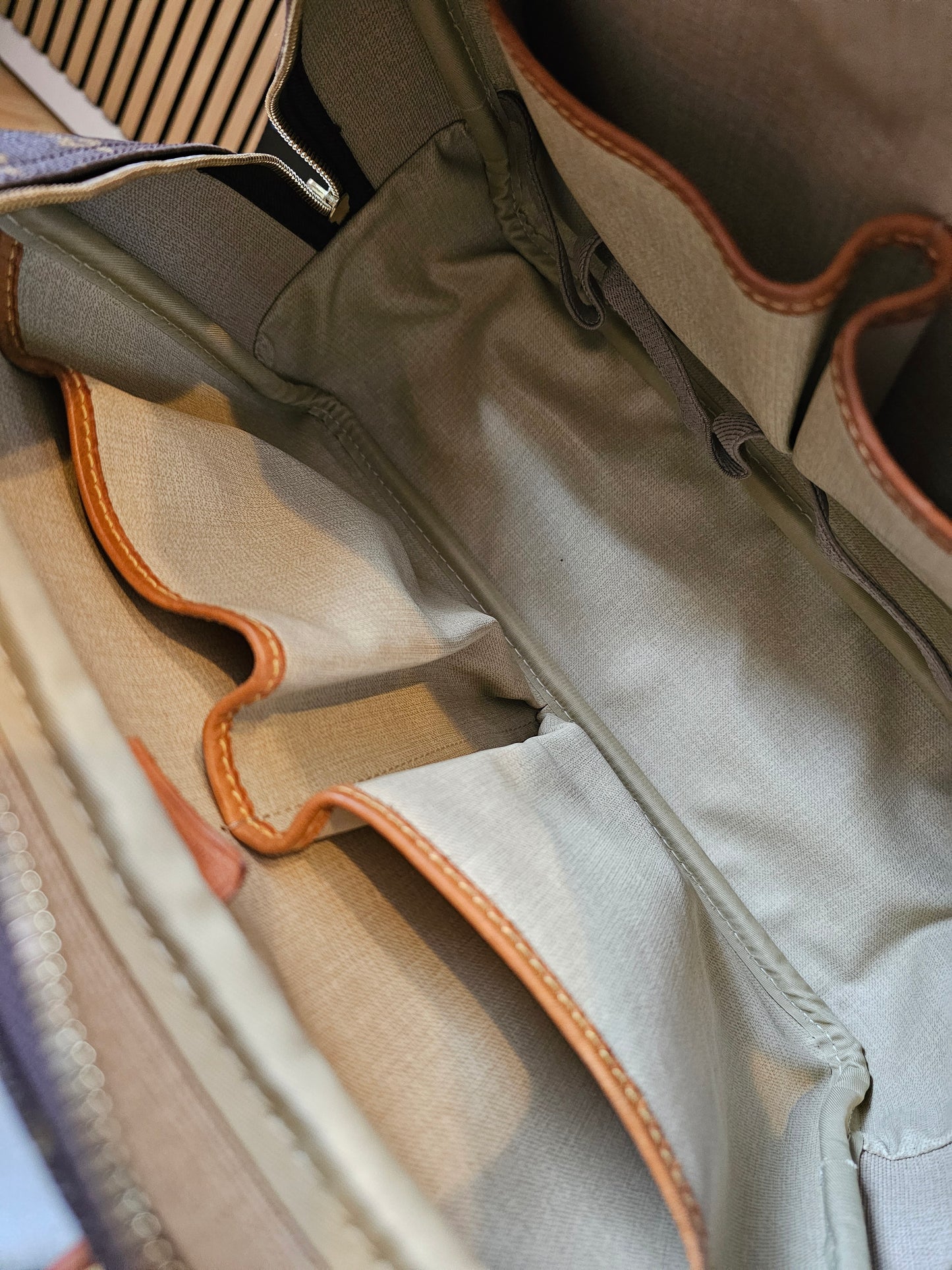 M47270 - Louis Vuitton Deauville bag i monogram kanvas.