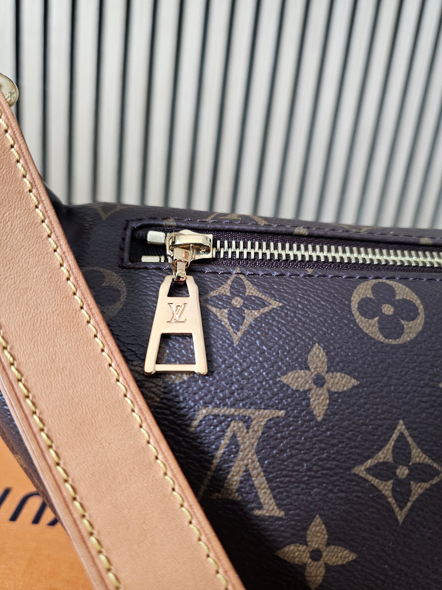 M43644- Louis Vuitton bumbag, MNG. Kanvas.