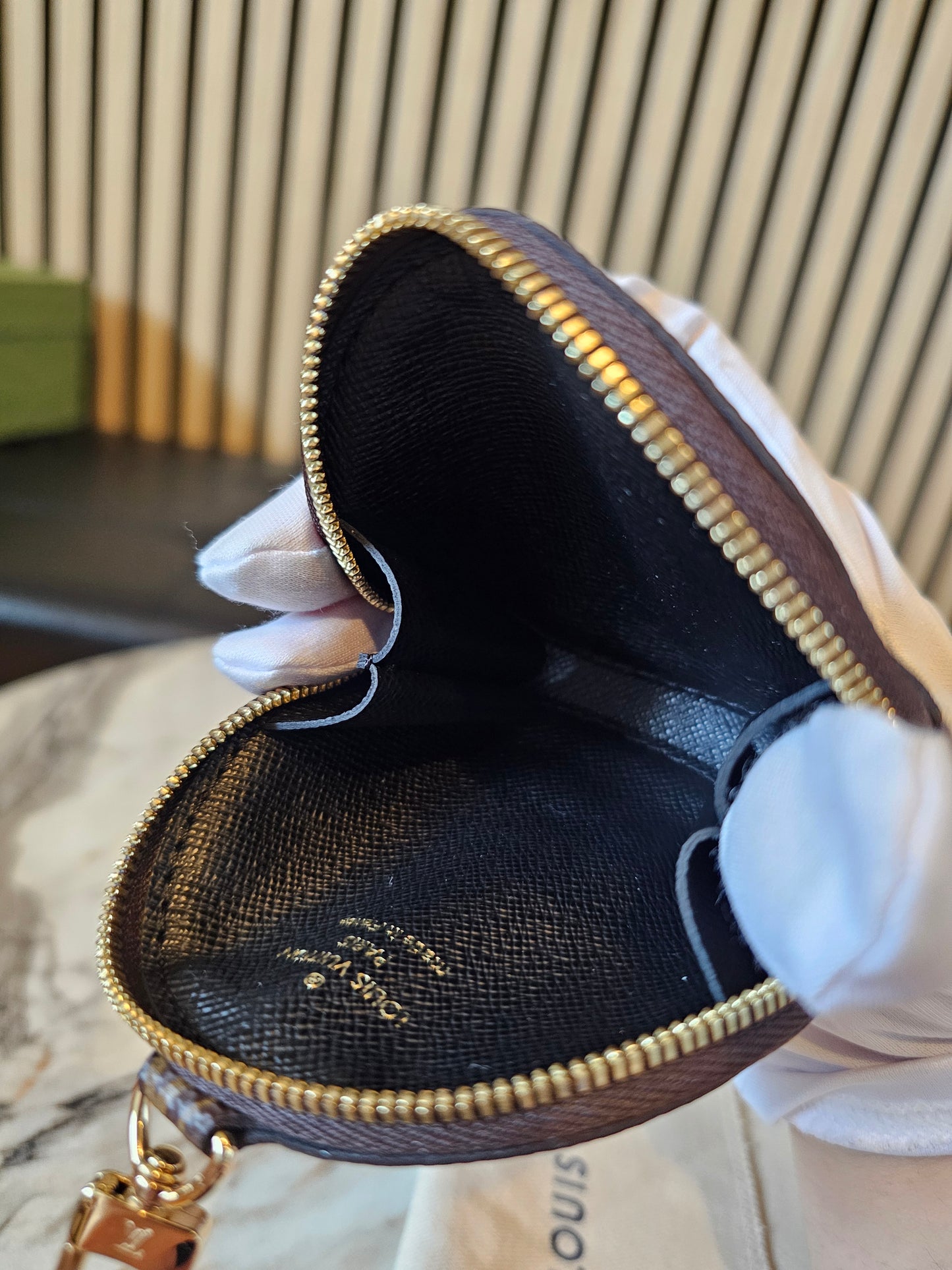 Louis vuitton rund møntpung i monogram kanvas.