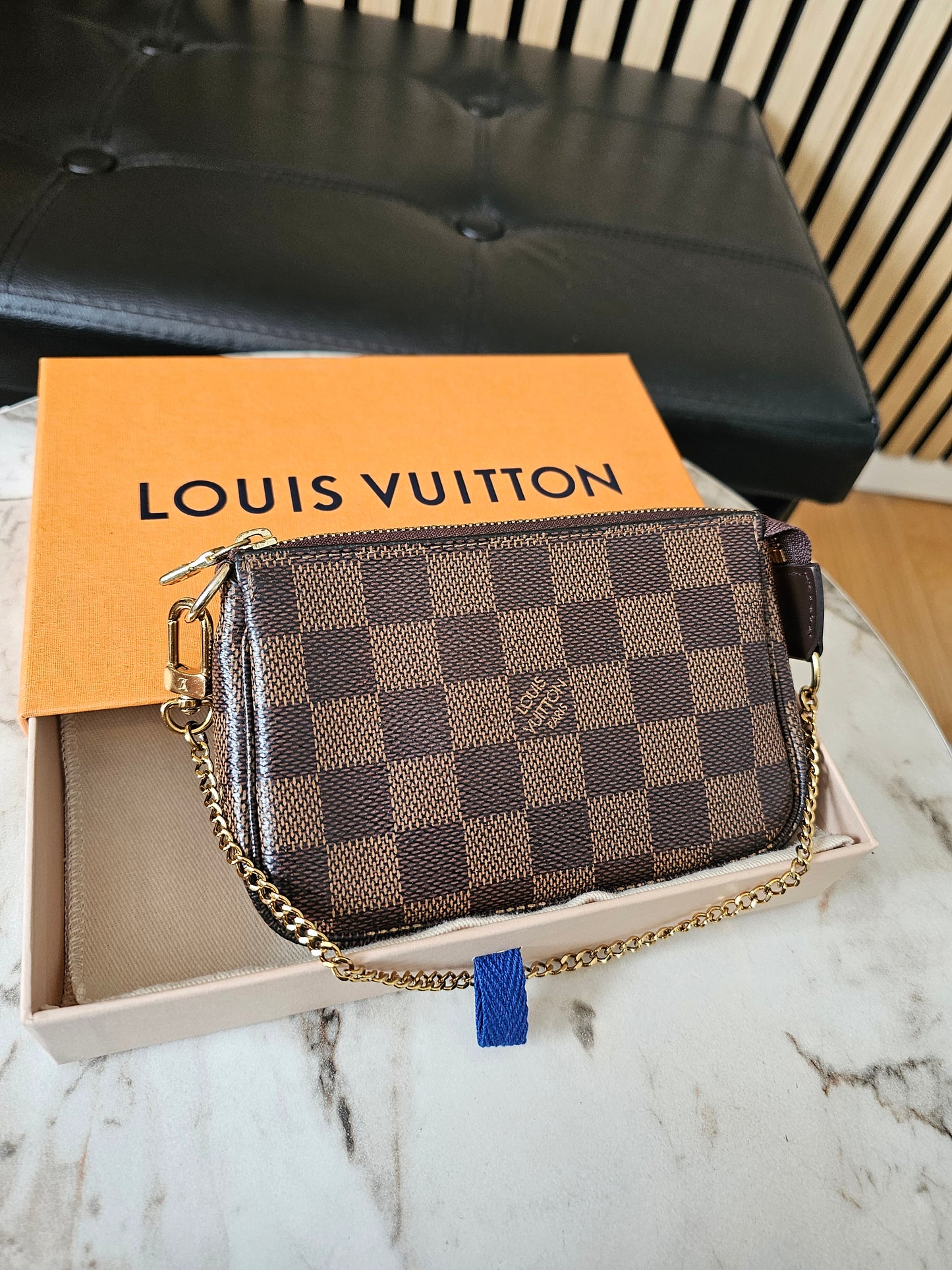 N58009 - Louis Vuitton mini pochette acc. Damier ebene.
