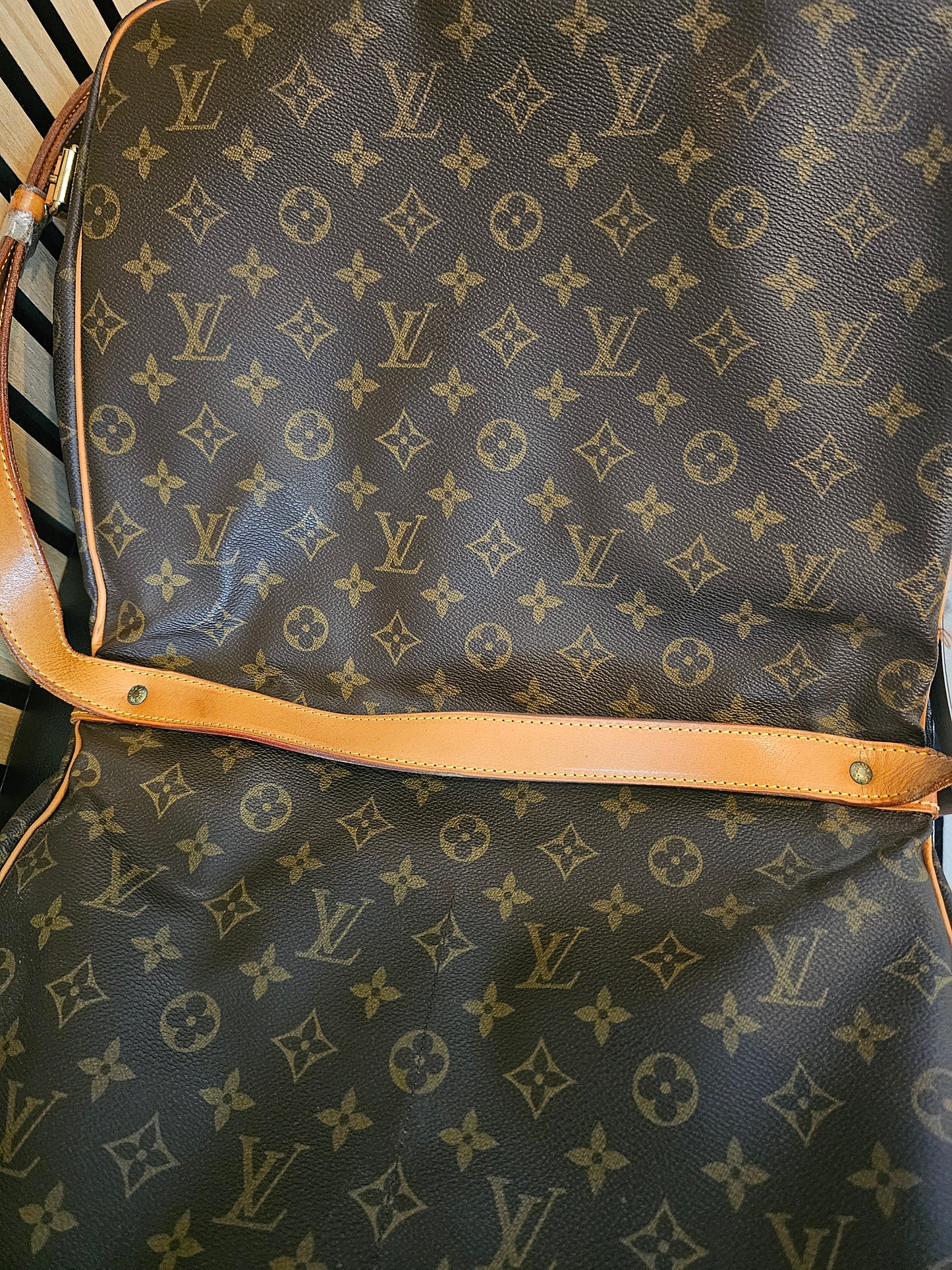 M42254 - Louis Vuitton bag, Saumur 35, MNG. Kanvas.