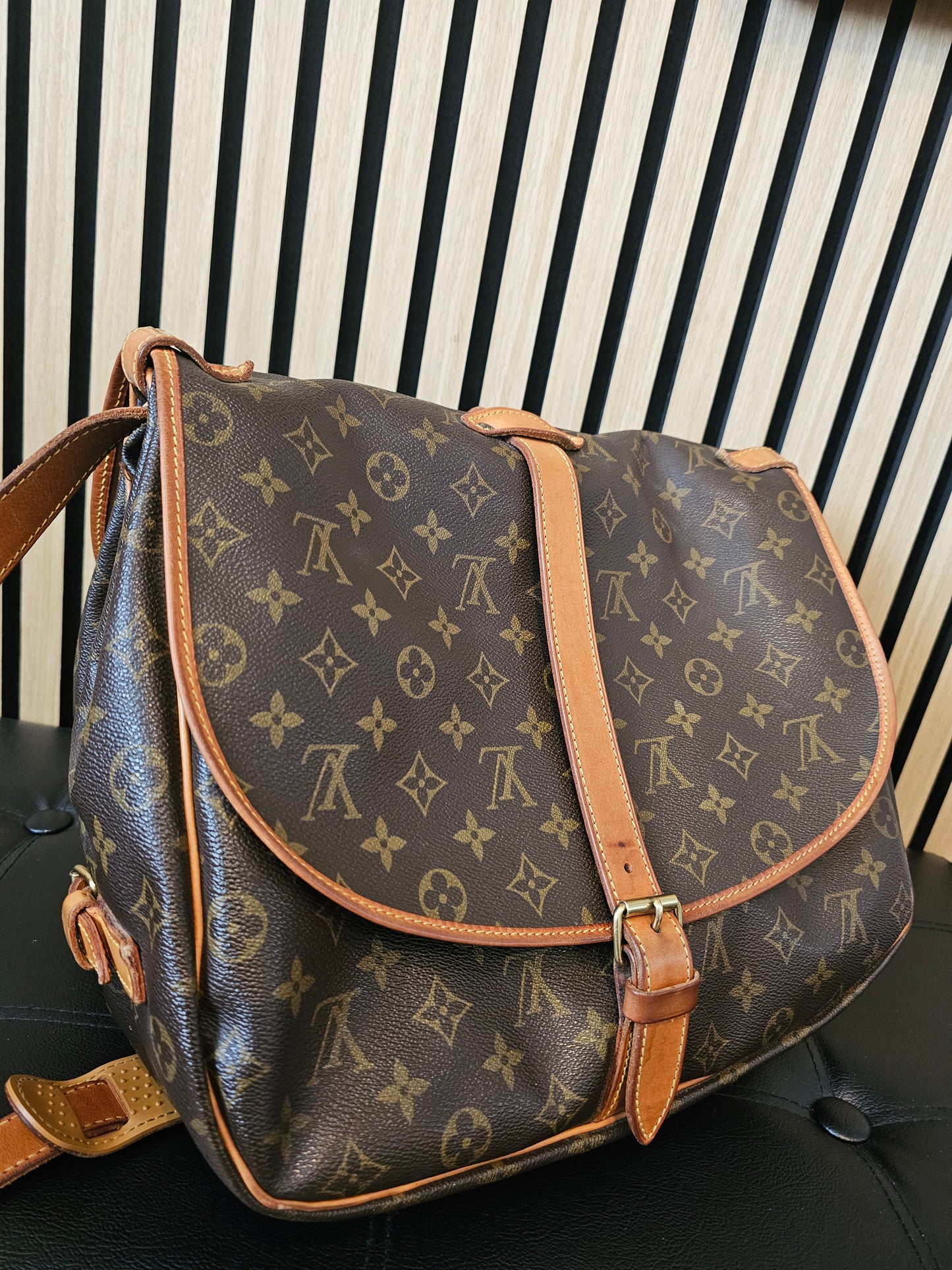 M42254 - Louis Vuitton bag, Saumur 35, MNG. Kanvas.