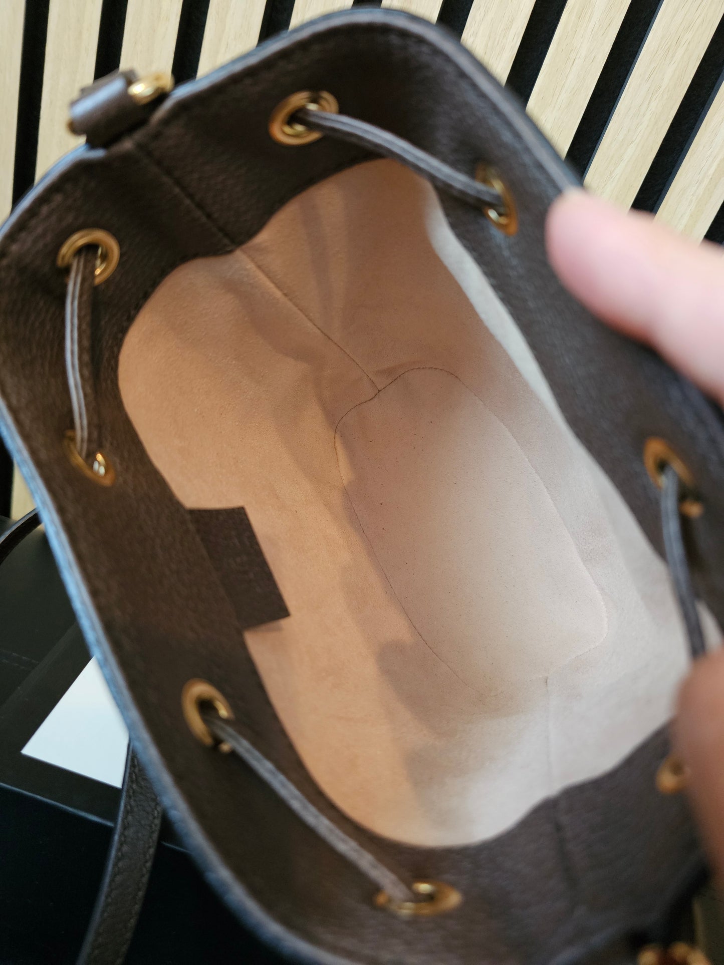 550620 - Gucci ophidia bucket bag, GG supreme kanvas.