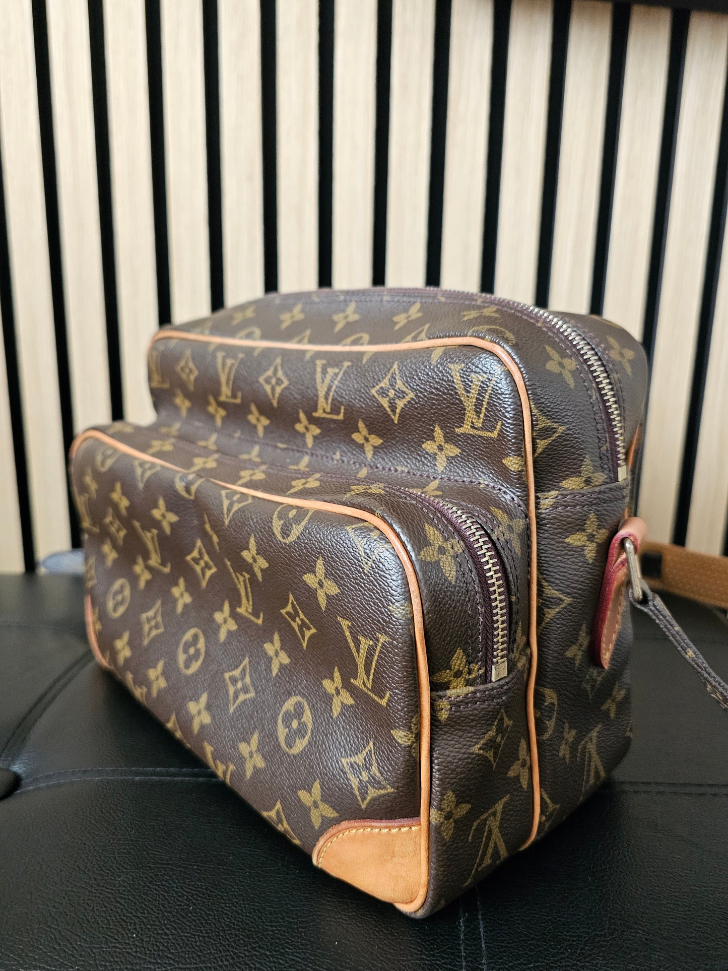 M45244 - Louis Vuitton Nile MM, monogram kanvas.