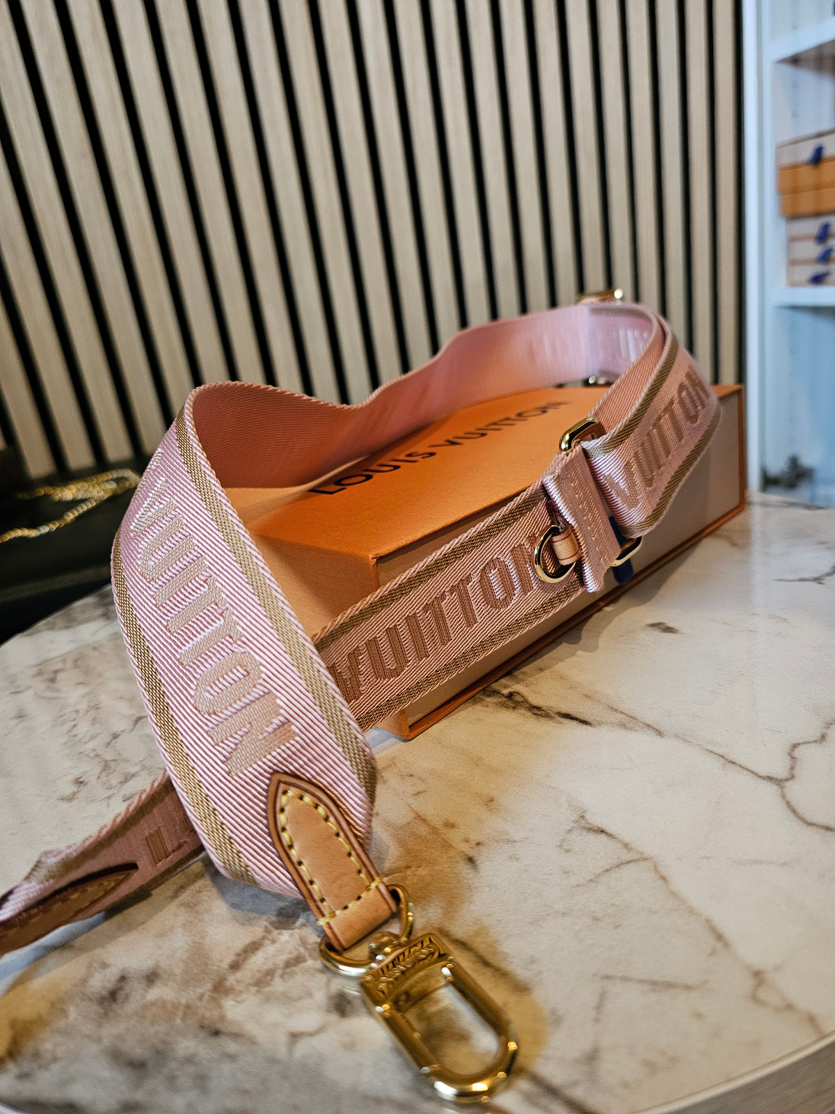 Louis Vuitton Pink bandouliere from multipochette accesories.